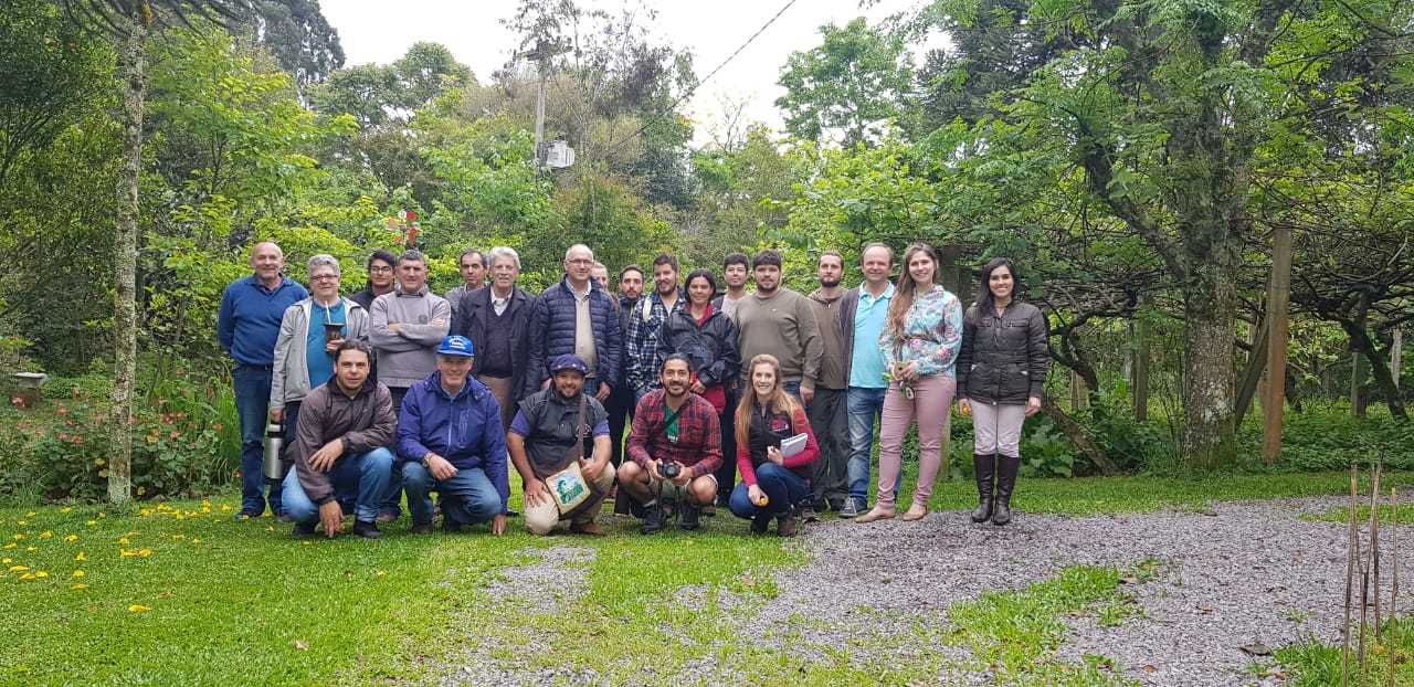 curso pratico sobre manejo de frutiferas nativas.jpg